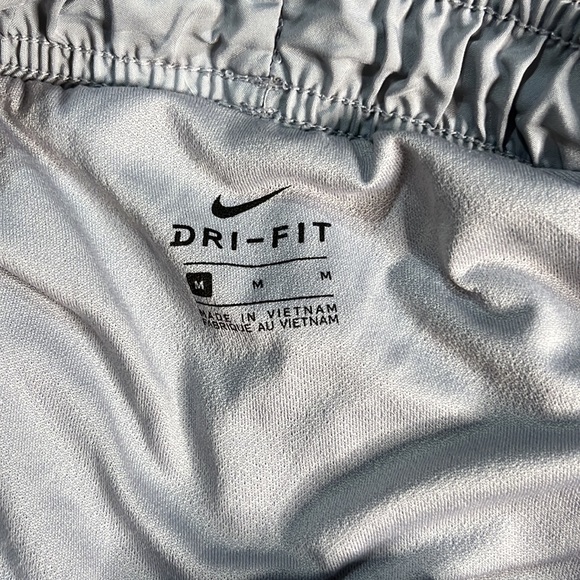 NIKE DRI-FIT ATHLETIC SHORTS! - Picture 4 of 4